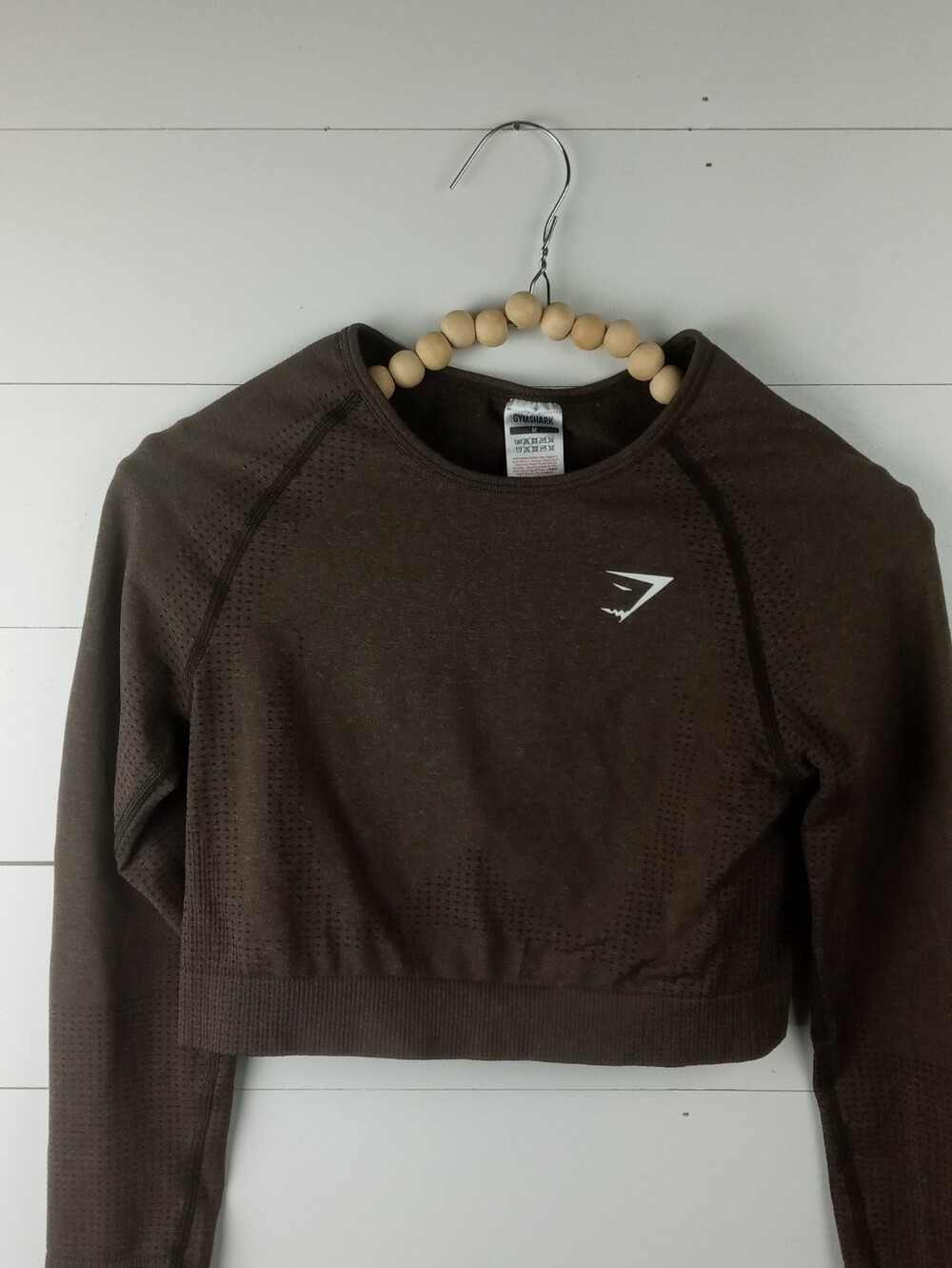 Gymshark Women's size M brown cropped long sleeve workout top crewneck